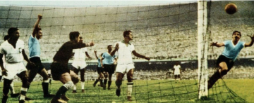 ماراكانازو النهائي الذي تحول إلى مأساة وطنية في البرازيل ماراكانازو النهائي الذي تحول إلى مأساة وطنية في البرازيل