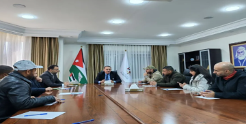 وزير البيئة يلتقي مجموعة من الناشطين البيئيين