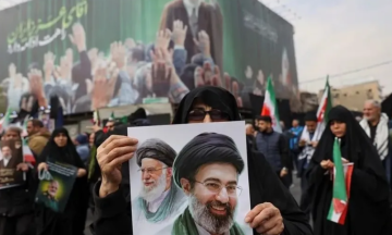 وثيقة سرية تكشف ضغوط الحرس الثوري لتمرير مجتبى خامنئي مرشدا