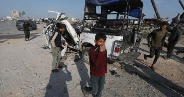 تصعيد إسرائيلي في غزة يستهدف الشرطة ويعمق الأزمة الإنسانية مع استمرار إغلاق المعابر