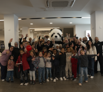 الوصل للسيارات تنظم إفطارا رمضانيا للأيتام في صالة عرض جيلي تجسيدا لقيم العطاء والتكافل الوصل للسيارات تنظم إفطارا رمضانيا للأيتام في صالة عرض جيلي تجسيدا لقيم العطاء والتكافل