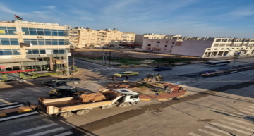 بلدية إربد تزيل ميدانين لتحسين انسيابية الحركة وتقليل الاختناقات المرورية