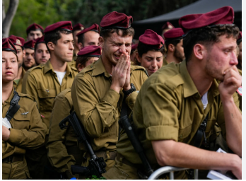 الجيش الإسرائيلي: إصابة جندي وضابط بجروح خطيرة في حادث عملياتي أثناء اشتباك جنوبي لبنان الجيش الإسرائيلي: إصابة جندي وضابط بجروح خطيرة في حادث عملياتي أثناء اشتباك جنوبي لبنان