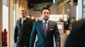 ولي العهد يعزي نظيره الكويتي بعسكريين استشهدوا أثناء أداء الواجب