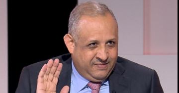 العجارمة: عمل رئيس الوزراء لدى دولة أجنبية سابقة خطيرة 