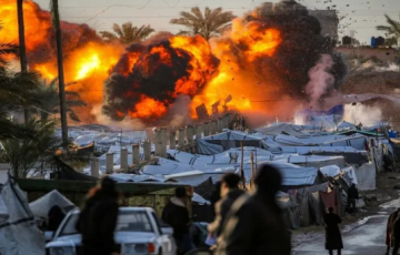 6 شهداء بغارتين إسرائيليتين على نقطتي تفتيش في غزة 6 شهداء بغارتين إسرائيليتين على نقطتي تفتيش في غزة