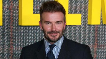 ديفيد بيكهام يستعيد ذكريات أبنائه بعد منحه لقب "فارس"