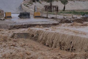 قوة اندفاع المياه تؤدي لانهيار جزئي بجسر الشامية في معان