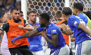 كلاسيكو يدخل التاريخ بـ23 بطاقة حمراء! كلاسيكو يدخل التاريخ بـ23 بطاقة حمراء!