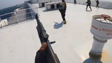 الحوثيون يلوحون باستعدادهم للانضمام إلى إيران الحوثيون يلوحون باستعدادهم للانضمام إلى إيران