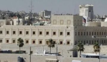 السفارة الأمريكية في الأردن تصدر تنبيها أمنيا وتدعو مواطنيها للبقاء في أماكن آمنة السفارة الأمريكية في الأردن تصدر تنبيها أمنيا وتدعو مواطنيها للبقاء في أماكن آمنة