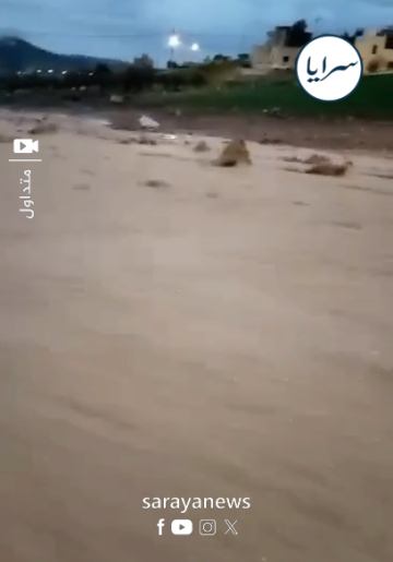 بالفيديو .. شاهد جريان السيول فجر الخميس بعد أمطار غزيرة في مناطق بالمملكة