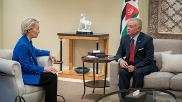 الملك ورئيسة المفوضية الأوروبية يؤكدان ضرورة العمل لاستعادة التهدئة في الإقليم