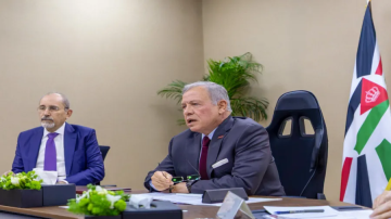 الملك: إسرائيل تسعى لإذكاء نيران الصراع المستمر وتواصل اعتداءاتها على غزة والضفة الغربية الملك: إسرائيل تسعى لإذكاء نيران الصراع المستمر وتواصل اعتداءاتها على غزة والضفة الغربية