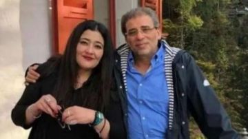 زوجة خالد يوسف تتقدم ببلاغ ضد إعلامية مشهورة وزوجها