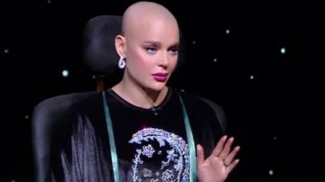 أطلت حليقة الرأس.. ملكة جمال مصر تروي معاناتها مع السرطان