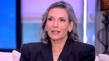 ألفت إمام تكشف أسرارا في حياتها: كنت زوجة ثانية بإرادتي ألفت إمام تكشف أسرارا في حياتها: كنت زوجة ثانية بإرادتي