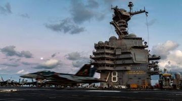 حاملة الطائرات الأمريكية جيرالد فورد تغادر نحو اليونان بعد حريق وإصابة 200 بحار