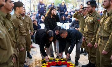 صفارات الإنذار تدوي 4 مرات وجيش الاحتلال يقر بـ4 قتلى صفارات الإنذار تدوي 4 مرات وجيش الاحتلال يقر بـ4 قتلى