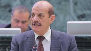 النائب الشطناوي يحذر من تجاوزات خطيرة في المال العام ويطالب بمساءلة عاجلة للمسؤولين النائب الشطناوي يحذر من تجاوزات خطيرة في المال العام ويطالب بمساءلة عاجلة للمسؤولين