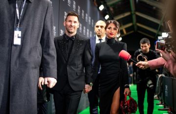 مزاعم خطيرة عن ليو وزوجته.. ميسي يحظر ممثلة أرجنتينية شهيرة (صور) مزاعم خطيرة عن ليو وزوجته.. ميسي يحظر ممثلة أرجنتينية شهيرة (صور)