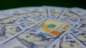 الدولار قرب أعلى مستوياته في 2026