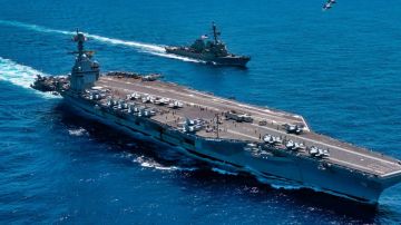 حريق جيرالد فورد .. 30 ساعة من النيران تبعد الحاملة عن البحر الأحمر