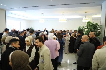 أسرة جامعة الشرق الأوسط تتبادل التهاني بمناسبة عيد الفطر السعيد