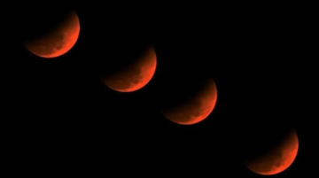 استمر 5 ساعات.. القمر الدموي يبهر الملايين حول العالم في آخر ظهور له