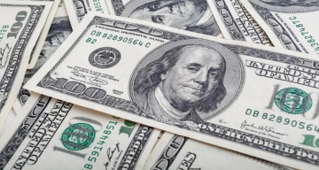 الدولار يسجل أعلى مستوى في أكثر من 3 أشهر