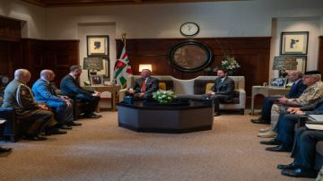 الملك يؤكد ضرورة استعادة التهدئة الشاملة في الشرق الأوسط عبر الحوار والدبلوماسية الملك يؤكد ضرورة استعادة التهدئة الشاملة في الشرق الأوسط عبر الحوار والدبلوماسية