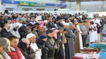 الأردنيون يؤدون صلاة العيد في جميع محافظات المملكة