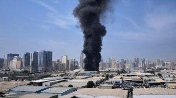 شرطة أبوظبي توقف 45 شخصا على خلفية تصوير هجمات وتداول معلومات مضللة شرطة أبوظبي توقف 45 شخصا على خلفية تصوير هجمات وتداول معلومات مضللة