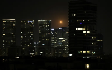 صواريخ إيرانية تستهدف وسط إسرائيل وتل أبيب الكبرى