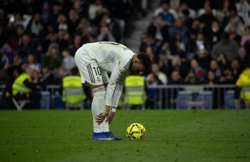 فضيحة مدوية.. أطباء ريال مدريد يخطئون في تحديد ركبة مبابي المصابة (فيديو)