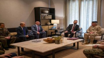 الحنيطي يلتقي نائب رئيس الوزراء وزير الدفاع الوطني البولندي الحنيطي يلتقي نائب رئيس الوزراء وزير الدفاع الوطني البولندي