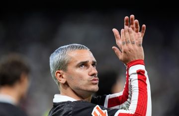 رسميا.. غريزمان يرحل عن أتلتيكو مدريد