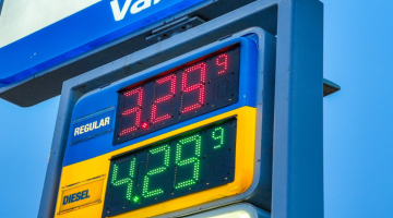 ارتفاع أسعار البنزين في الولايات المتحدة بنسبة تقارب 14 خلال أسبوع ارتفاع أسعار البنزين في الولايات المتحدة بنسبة تقارب 14 خلال أسبوع