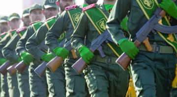 الحرس الثوري الإيراني: مستعدون لمواجهة الأسطول الأميركي في مضيق هرمز الحرس الثوري الإيراني: مستعدون لمواجهة الأسطول الأميركي في مضيق هرمز