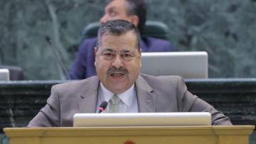 النائب الحنيطي يؤكد وقوف الأردنيين خلف القيادة ويدعو لمحاسبة المعتدين على المال العام النائب الحنيطي يؤكد وقوف الأردنيين خلف القيادة ويدعو لمحاسبة المعتدين على المال العام