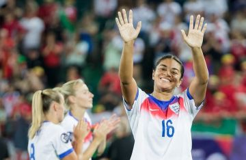 فرض عقوبات قاسية على رجل مسن بسبب لاعبة إنجليزية