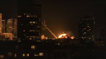 أضرار جراء سقوط شظايا صاروخية في وسط إسرائيل