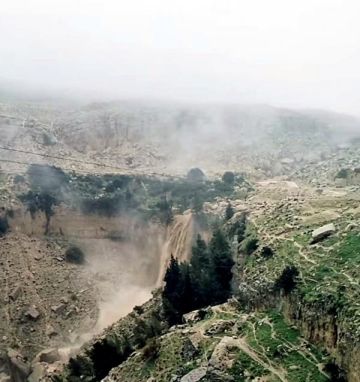 شلال العرش في بصيرا يعود للتدفق بعد توقف سنوات شلال العرش في بصيرا يعود للتدفق بعد توقف سنوات