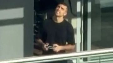 جيران رودري يبلغون الشرطة: طائرته الدرون تحلق قرب نوافذنا جيران رودري يبلغون الشرطة: طائرته الدرون تحلق قرب نوافذنا