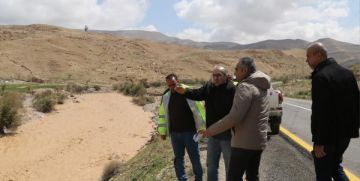 أبو السمن: بدء معالجة طرق تضررت في المنخفض فورا