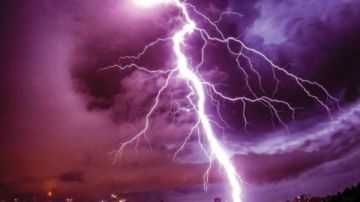 الارصاد تحذر من السيول مع استمرار الأمطار والعواصف الرعدية الارصاد تحذر من السيول مع استمرار الأمطار والعواصف الرعدية