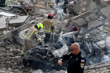 الشرطة الإسرائيلية: الاتصال مفقود مع 11 شخصا في بيت شيمش