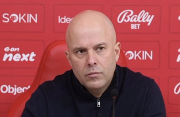 سلوت: لا أقيم محمد صلاح بناء على أهدافه سلوت: لا أقيم محمد صلاح بناء على أهدافه