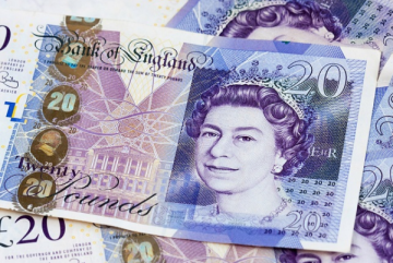 الجنيه الإسترليني ينخفض مقابل الدولار الأميركي واليورو