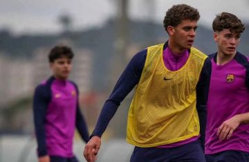 برشلونة يتغنى بالظهور الأول لحمزة عبد الكريم